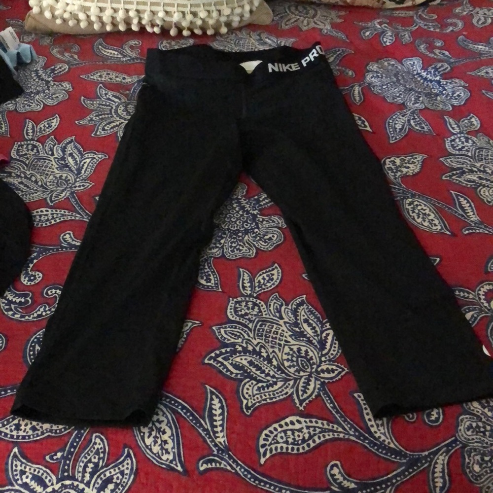 Nike pro dri-fit crop pants